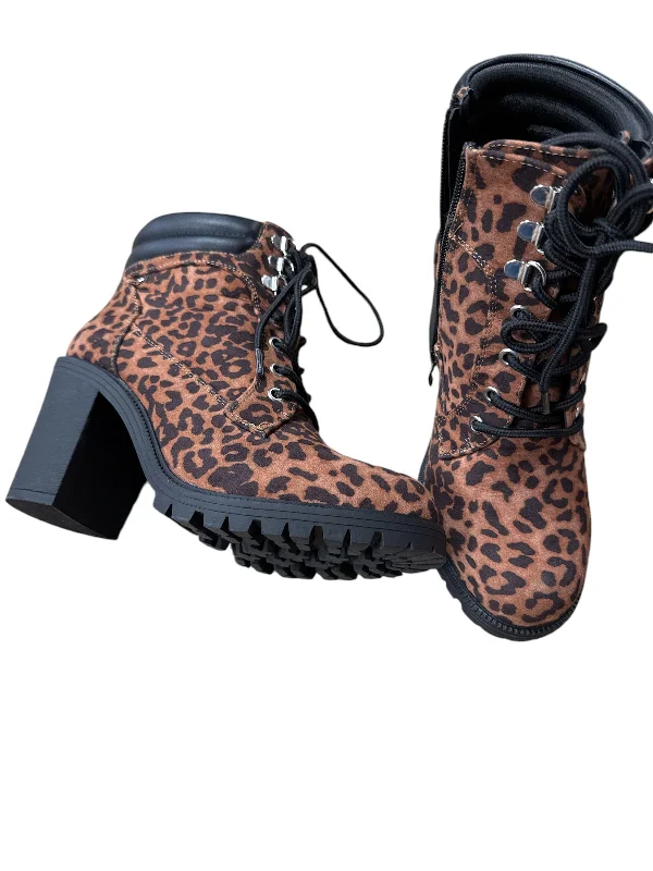 Boots Hiking By Torrid In Animal Print, Size: 8