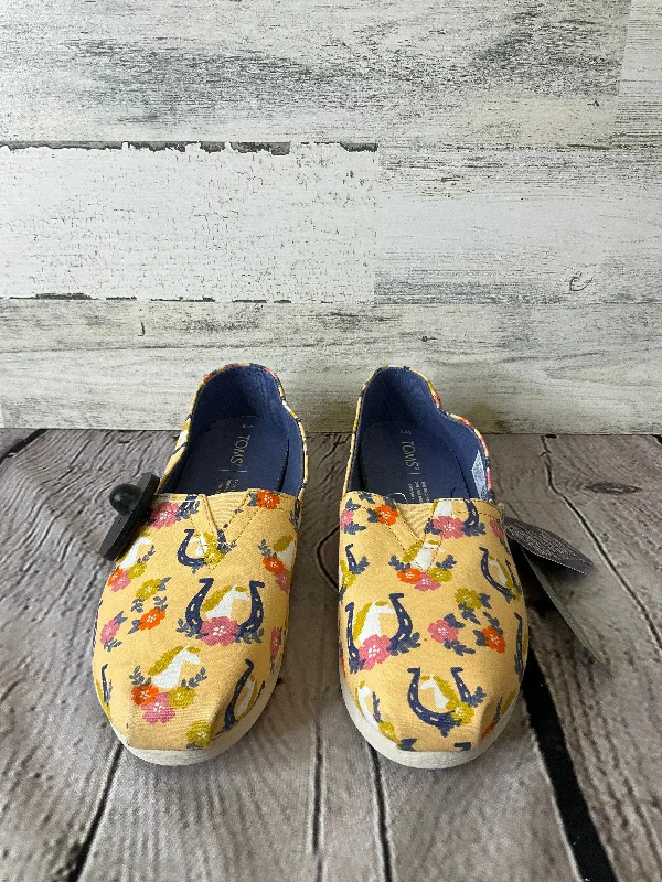 Shoes Sneakers By Toms  Size: 9