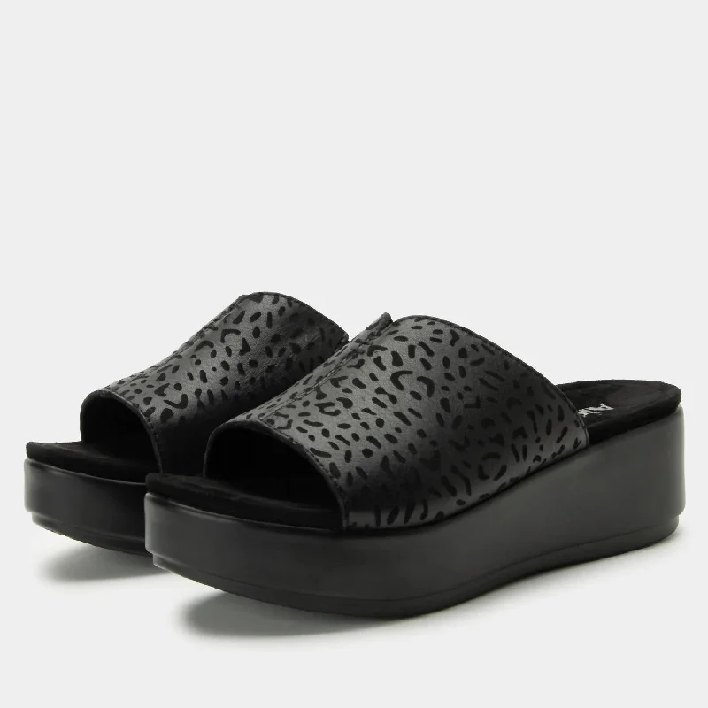 Women's Triniti Comfort Flatform Sandal In Not A Cheetah Glow - in - the - Dark Shoe Design  